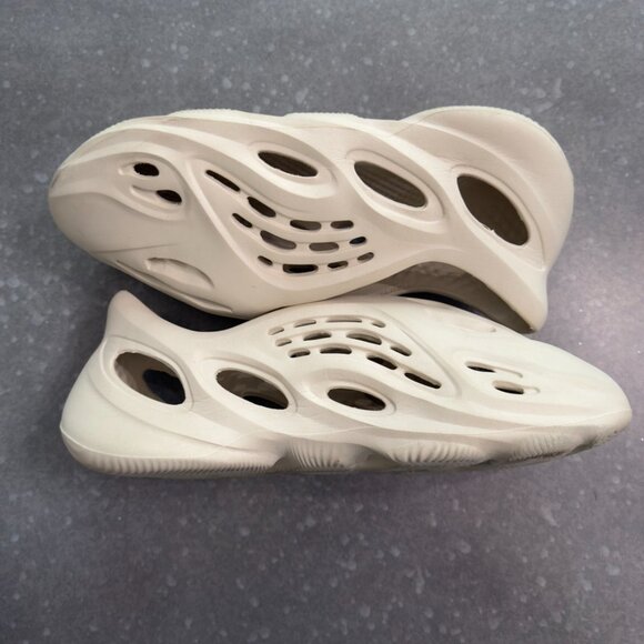 Adidas Yeezy Foam Runner “Sand” – Size 13 US - Picture 5 of 13